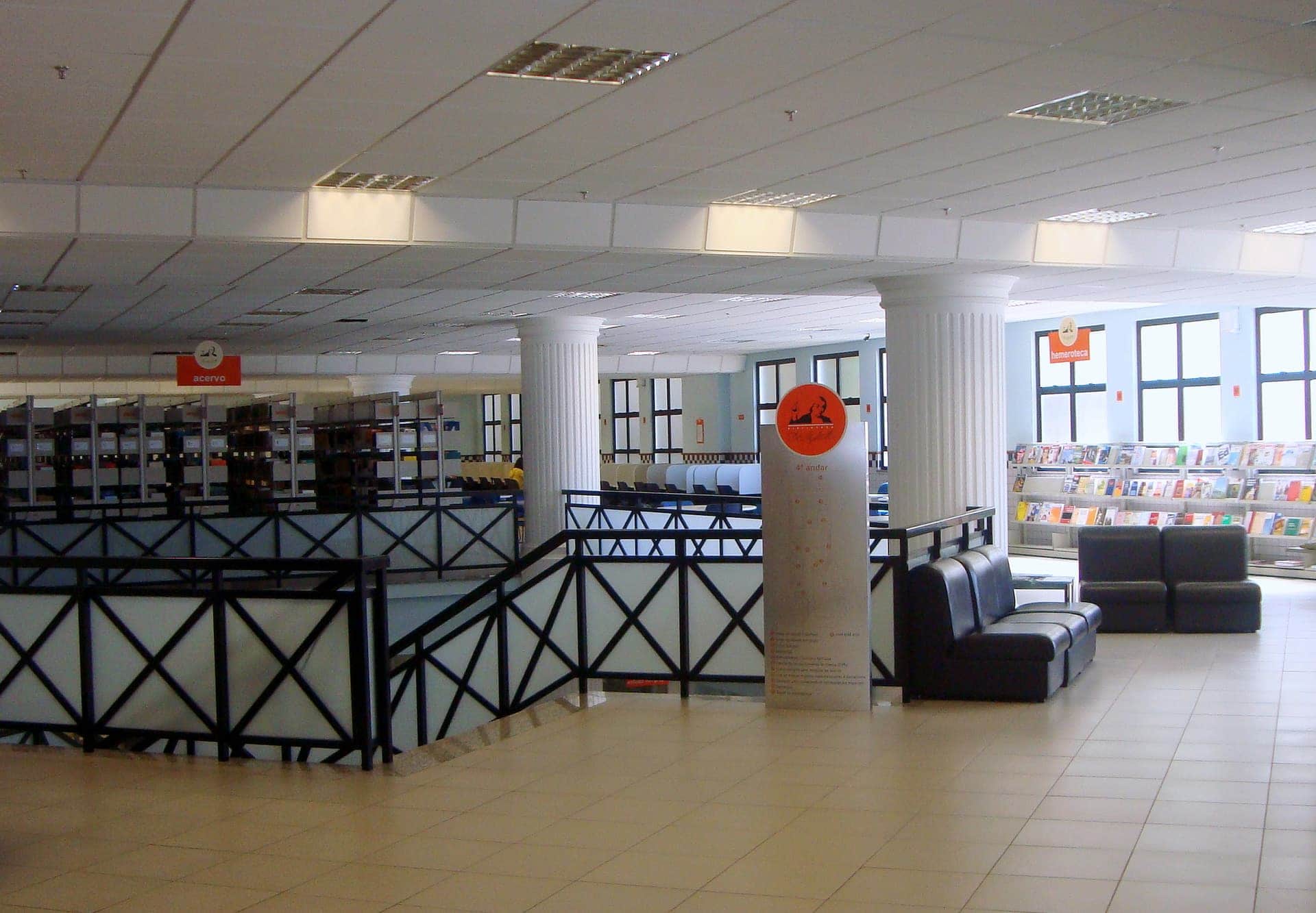 Edifício Garagem e Biblioteca de La Salle